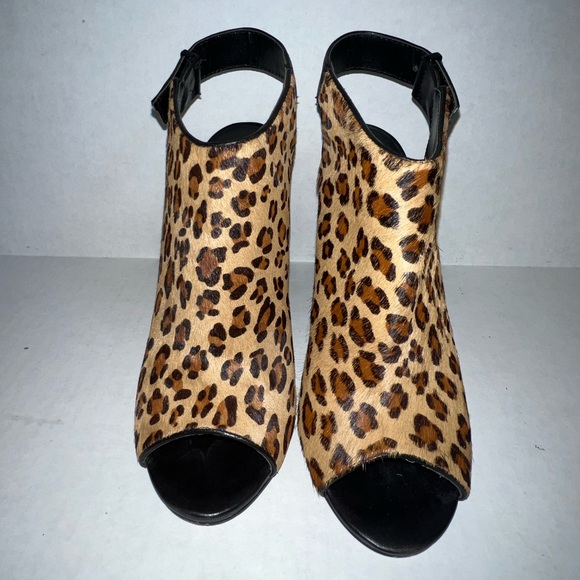 NICOLE MILLER ATELIER Isla Leather Leopard Peep Toe Slingback Heels 🐆 - Picture 5 of 12